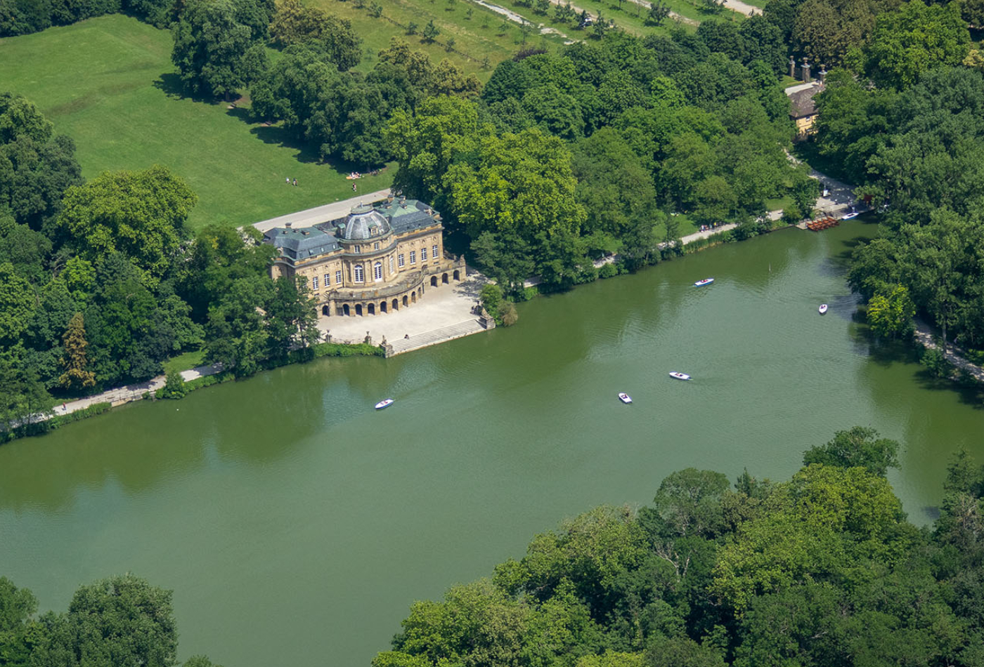 Seeschloss Monrepos aus der Vogelperspektive